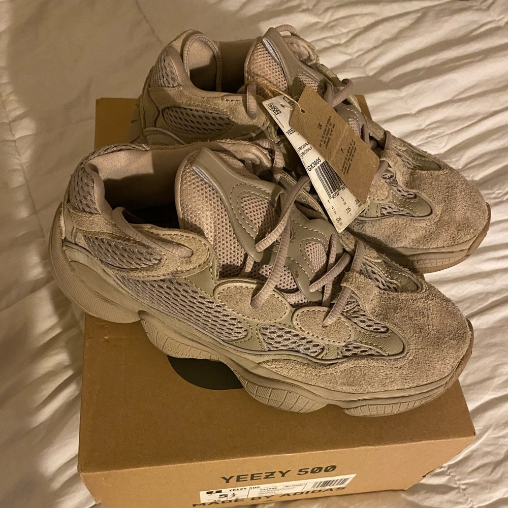Yeezy 500 taupe